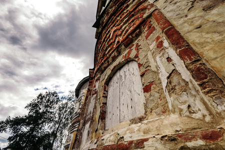 Grungy old wall of Church of the Nativity of St. John the Baptist in Uglich from below.の写真素材