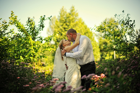 Just married couple walking in loveの写真素材