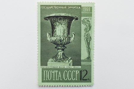 UZHGOROD, UKRAINE - CIRCA MAY, 2016: Postage stamp printed in USSR showing   malachite vase at The State Hermitage Museum (Ural 1840), Russia, St. Petersburg, circa 1966のeditorial素材