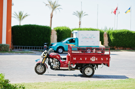 Hurghada, Egypt -20 August 2016: Dayun Dy 200ZH Cargo Tricycle motorbikeのeditorial素材