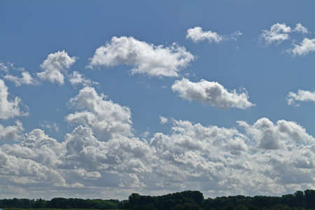 sommerlicher Wolken-Himmelのeditorial素材