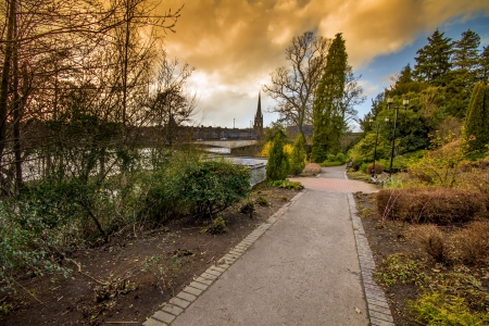 A shot af a pathway at Sunset in Perth Scotlandの写真素材