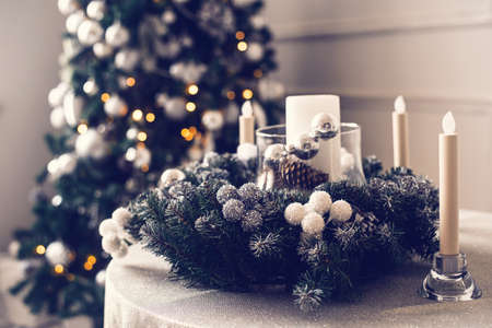 Christmas decor in the room and on the table.の写真素材
