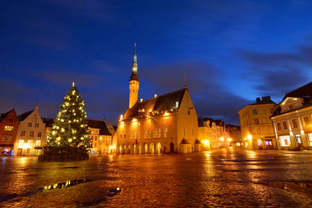 Panoramic view of the Christmas market in Tallinn old town, Estonia. Streets and lightsの写真素材