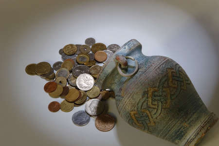 Bonanza, Money