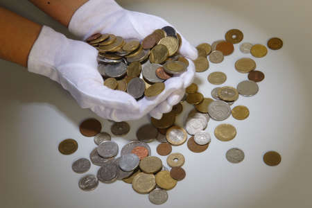 Bonanza, Money