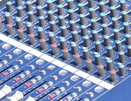 Detain of a audio mixer with macro.