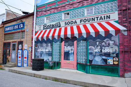 PONTIAC, IL-USA - JULY 16:  Route 66 mural in Pontiac, Illinois. Must stop on Route 66のeditorial素材