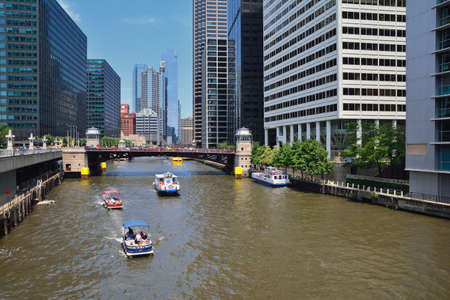 Chicago, Usa - July 15, 2017: Chicago Water Taxi on the Chicago River in downtown Chicago on July 15, 2017. The Chicago River serves as the main link between the Great Lakes and the Mississippi Valley waterways.のeditorial素材