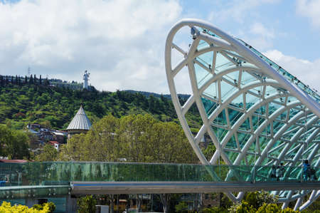 Peace bridge in Old Tbilisi, connecting two areas of olt town - Avlabar and Kalaのeditorial素材