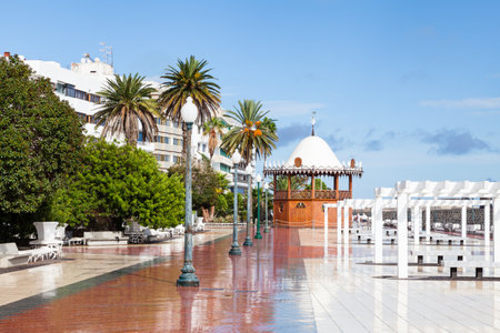 The Arrecife waterfront on Avenida La Marina, on the island of Lanzarote.のeditorial素材