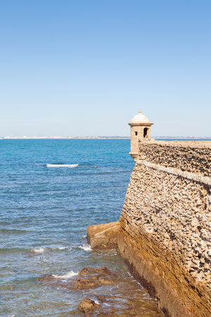 The view from the castle of Santa Catalina in Cadiz towards the Spanish coastline.のeditorial素材