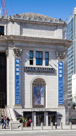 The West Entrance to  Penn Station in New York City.  New York Penn Station is the busiest rail hub in North America,のeditorial素材