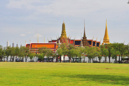 Wat Prakaew and Sanam Luang is a fomous place for tourist when come to bangkokの写真素材