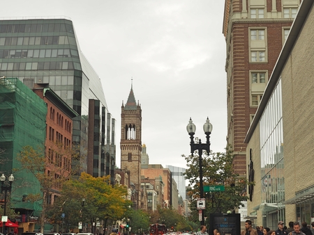 a tall building in a cityのeditorial素材