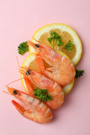 Tasty cooked shrimps on pink background, close upの写真素材