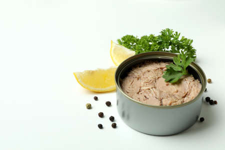 Tin with canned tuna on white backgroundの写真素材