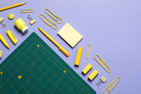 Concept of accessories for patchwork, cutting mat, space for textの写真素材