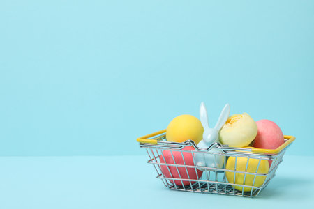 Concept of Easter shopping, holidays shopping concept, space for textの写真素材