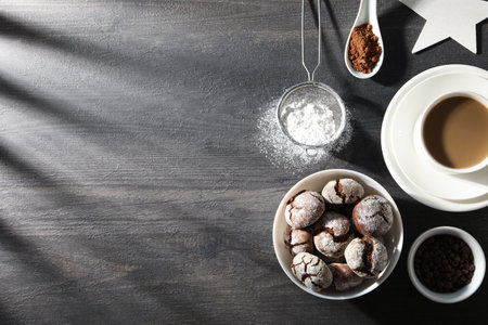 Delicious crinkle cookies in a plate, on a dark background.の写真素材