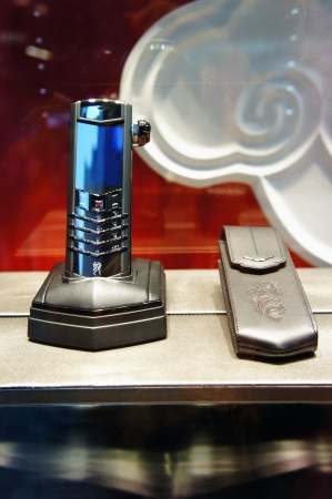 Mar 23, 2012 - Tsim Sha Tsui, Kowloon Island, Hong Kong. A unique Vertu Signature collection showing in DFS Galleria Hong Kong, Sun Plazaのeditorial素材