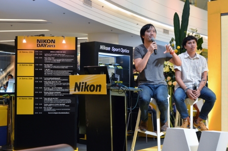 BANGKOK, THAILAND - AUG 22  Arthit Aussarat and Sarun Srisingchai are guest speaker on topic  Home made video  at Nikon Day 2013 on 22 August at 1st floor Fashion Hall Siam Paragon, Bangkok, Thailandのeditorial素材