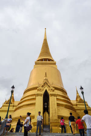 People are touring at Wat Phra Kaew, Bangkok, Thailandのeditorial素材