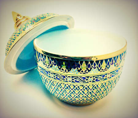 Antique crockeryの素材