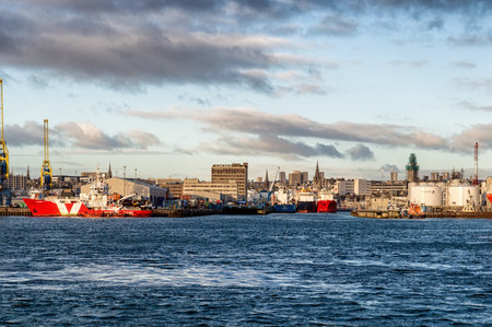 A view of Aberdeen harbour.のeditorial素材