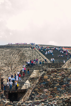 Tourist on the pyramids in Teotihuacan, Mexico.のeditorial素材