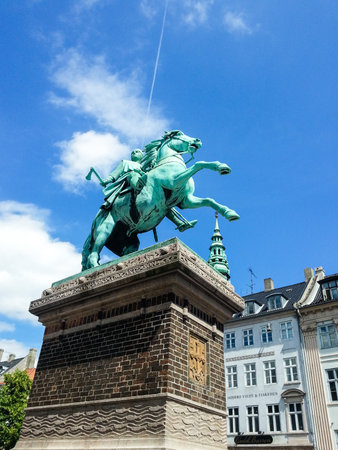 bronze equestrian statue of Danish archbishop and statesman Absalon (1902) by sculptor V. Bissen (1836-1913) and architect Martin Nyrop (1849-1921) on HÃ¸jbro Square in Copenhagen; Copenhagen, Denmarkのeditorial素材