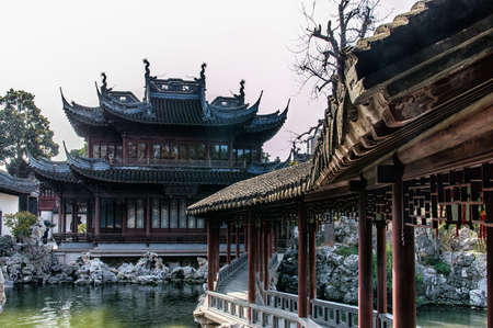 Traditional Chinese architecture in Yu Yuan Gardens, Shanghai, China.の写真素材