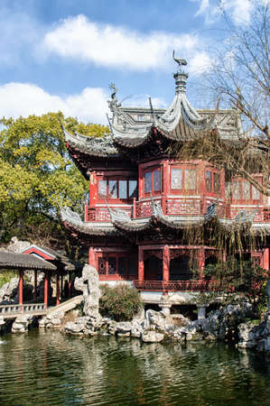 Traditional Chinese architecture in Yu Yuan Gardens, Shanghai, China.の写真素材
