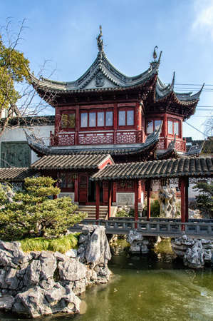 Traditional Chinese architecture in Yu Yuan Gardens, Shanghai, China.の写真素材