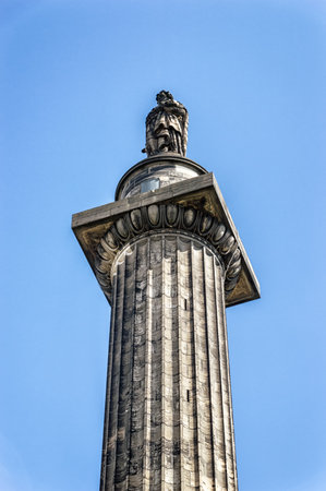 EDINBURGH, SCOTLAND: April 26, 2016: Melville Monument commemorating Henry Dundas, the first Viscount Melville. Monument is placed in the middle of the St. Andrew square garden.のeditorial素材