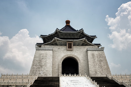 Landmark and tourist attraction erected in memory of Chiang Kai-shek, former President of the Republic of China. It is located in Zhongzheng District, Taipei, Taiwan.のeditorial素材