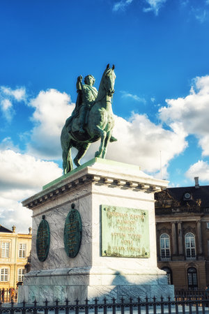 Equestrian Statue of Frederik V on Amalienborg Palace Squareのeditorial素材