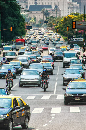 Buenos Aires, Argentina - 22 February 2008: Rush hour and traffic on the sreets of Buenos Aires city.のeditorial素材