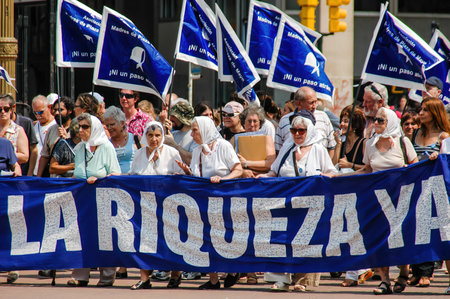 Buenos Aires, Argentina - 22 February 2008: Las madres de mayo ( Mothers of May ) The mothers of May protest every Sunday for their children who disappeared during the dictatorship.のeditorial素材