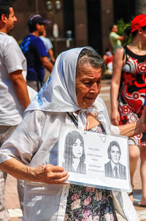Buenos Aires, Argentina - 22 February 2008: Las madres de mayo ( Mothers of May ) The mothers of May protest every Sunday for their children who disappeared during the dictatorship.のeditorial素材