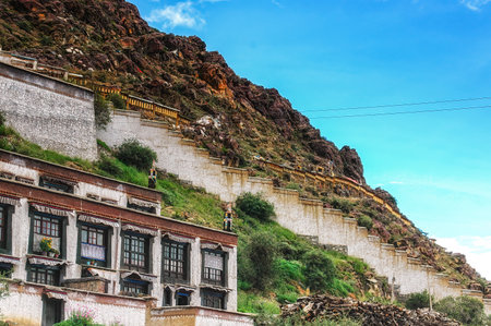 Tashilhunpo Monastery is situated in Shigatse, the second largest city in Tibet. In 1447, the first Dalai Lama built it and it has been one of the six great Gelugpa monasteries.のeditorial素材