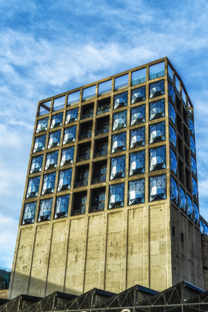 The Silo, Cape Town: modern architectural marvel, iconic city skyline feature. Former grain silo transformed into luxury hotel and art museum, with stunning views of waterfront and Table Mountain.のeditorial素材
