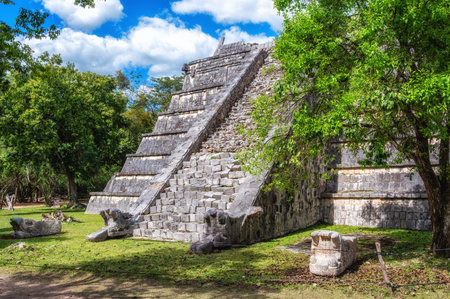 El Osario (the Bonehouse), Chichen Itza, UNESCO World Heritage Site, Yucatan, Mexico