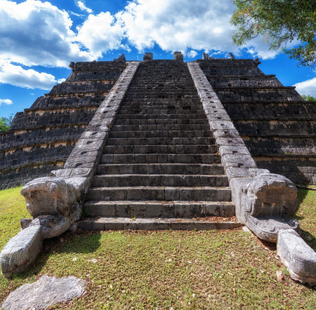 El Osario (the Bonehouse), Chichen Itza, UNESCO World Heritage Site, Yucatan, Mexicoの写真素材