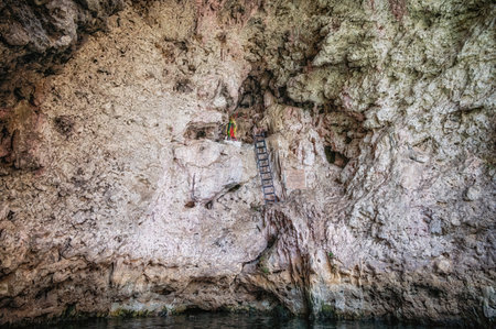 Shrine inside the Cueva de los Colores ,Cave of Colours in the Sumidero Canyon National Park near Chiapa de Corzo, Chiapas, southern Mexicoの写真素材
