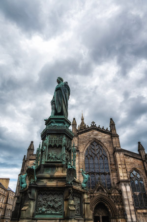 Adam Smith statue, St. Giles Cathedral, Edinburgh, Lothian, Scotland, United Kingdomの写真素材