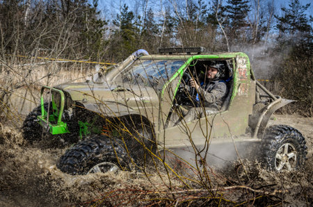 OGRODZIENIEC, POLAND - March 19. Off-road "Penrite H6" 4x4 competition on March 19, 2016 in Ogrodzieniec, Polandのeditorial素材