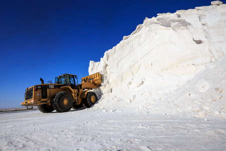 The dipper dredger in Lake Tuz, Turkeyのeditorial素材