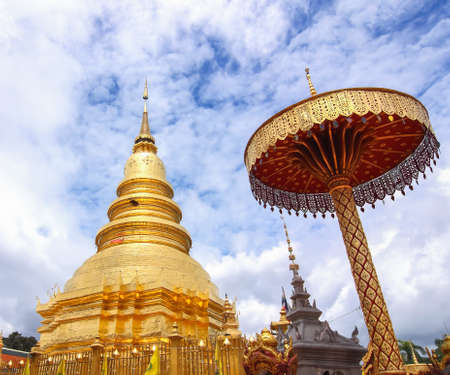 Wat Phrathat Hariphunchai Temple, Lampoon, Thailandの写真素材