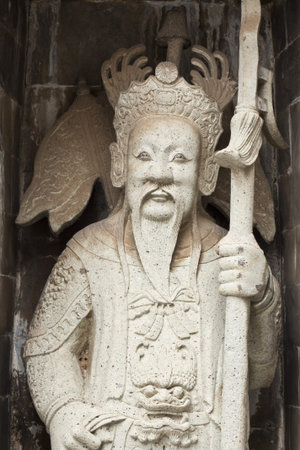 one of the eight statues of gods, according to Chinese beliefs 